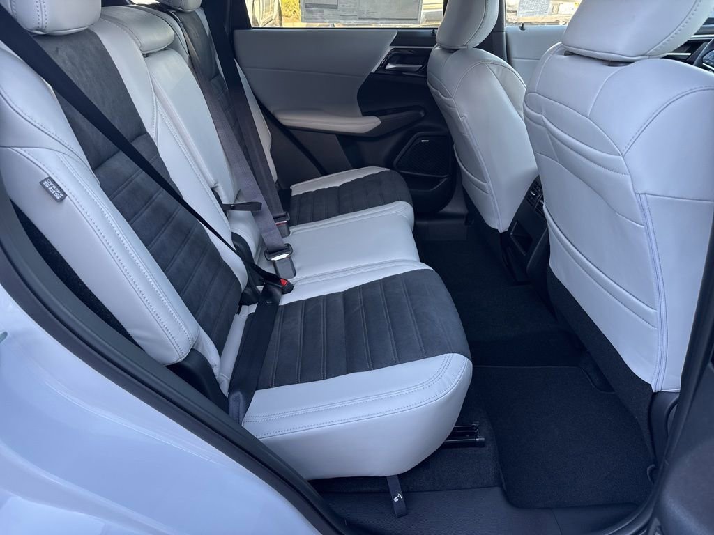 New 2026 Mitsubishi Outlander SE image 26