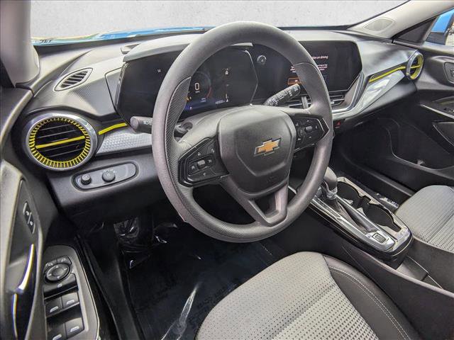 Used 2025 Chevrolet Trax LT FWD image 10