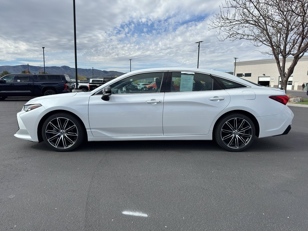 Used 2019 Toyota Avalon Touring w/ Advanced Safety Package FWD image 4