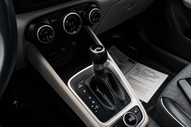 Certified 2020 Hyundai Venue image 17