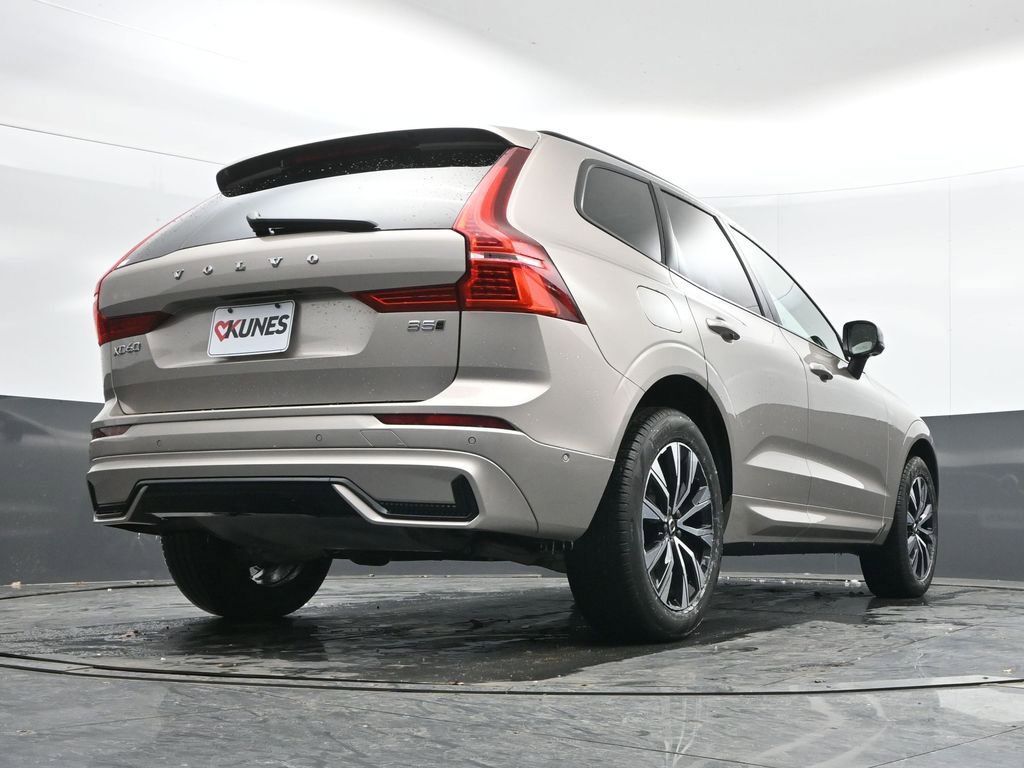 Used 2025 Volvo XC60 B5 Plus image 43