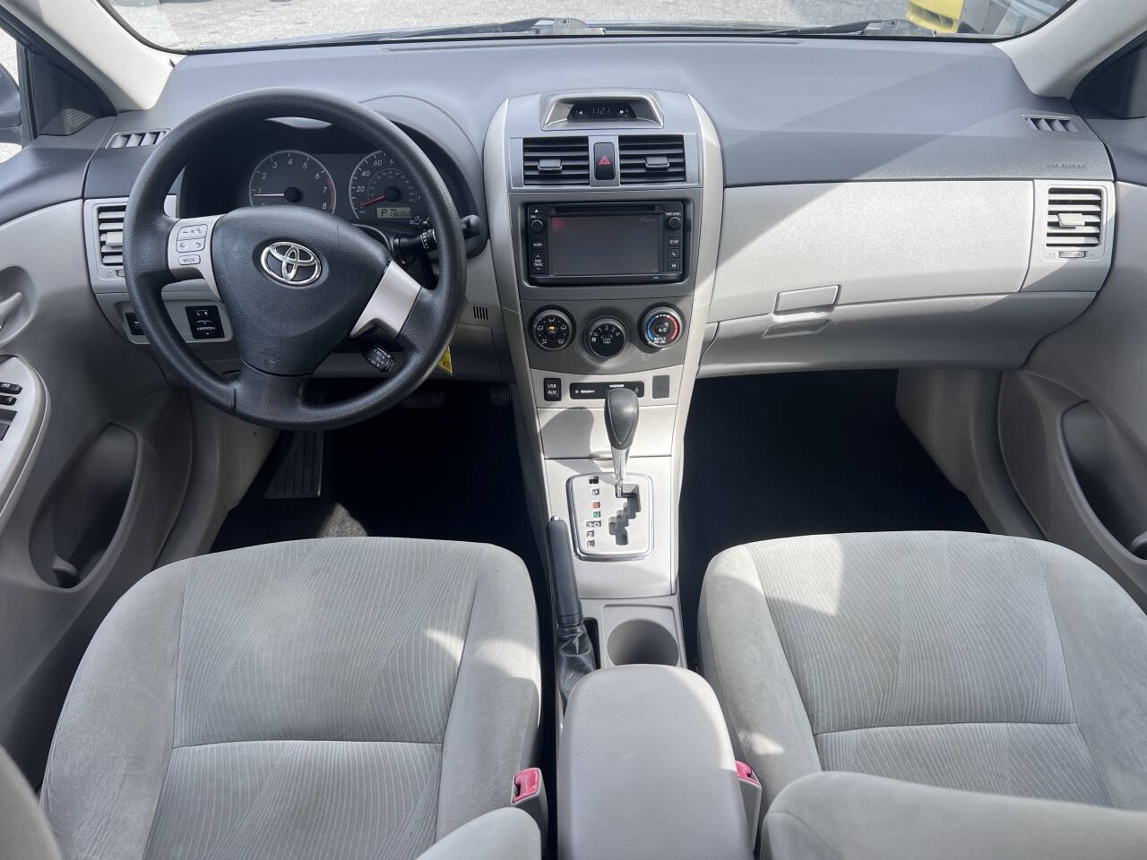 Used 2013 Toyota Corolla LE FWD image 10