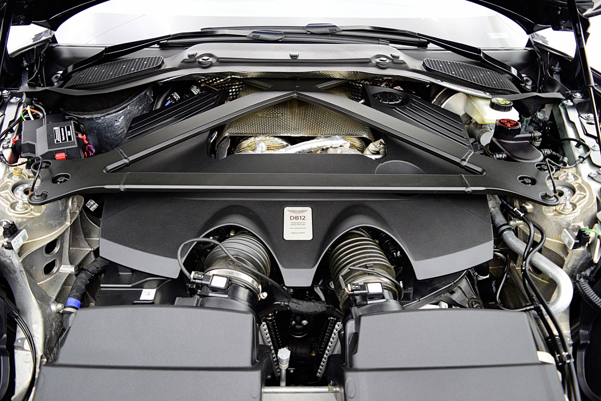 Used 2024 Aston Martin DB12 Coupe image 25