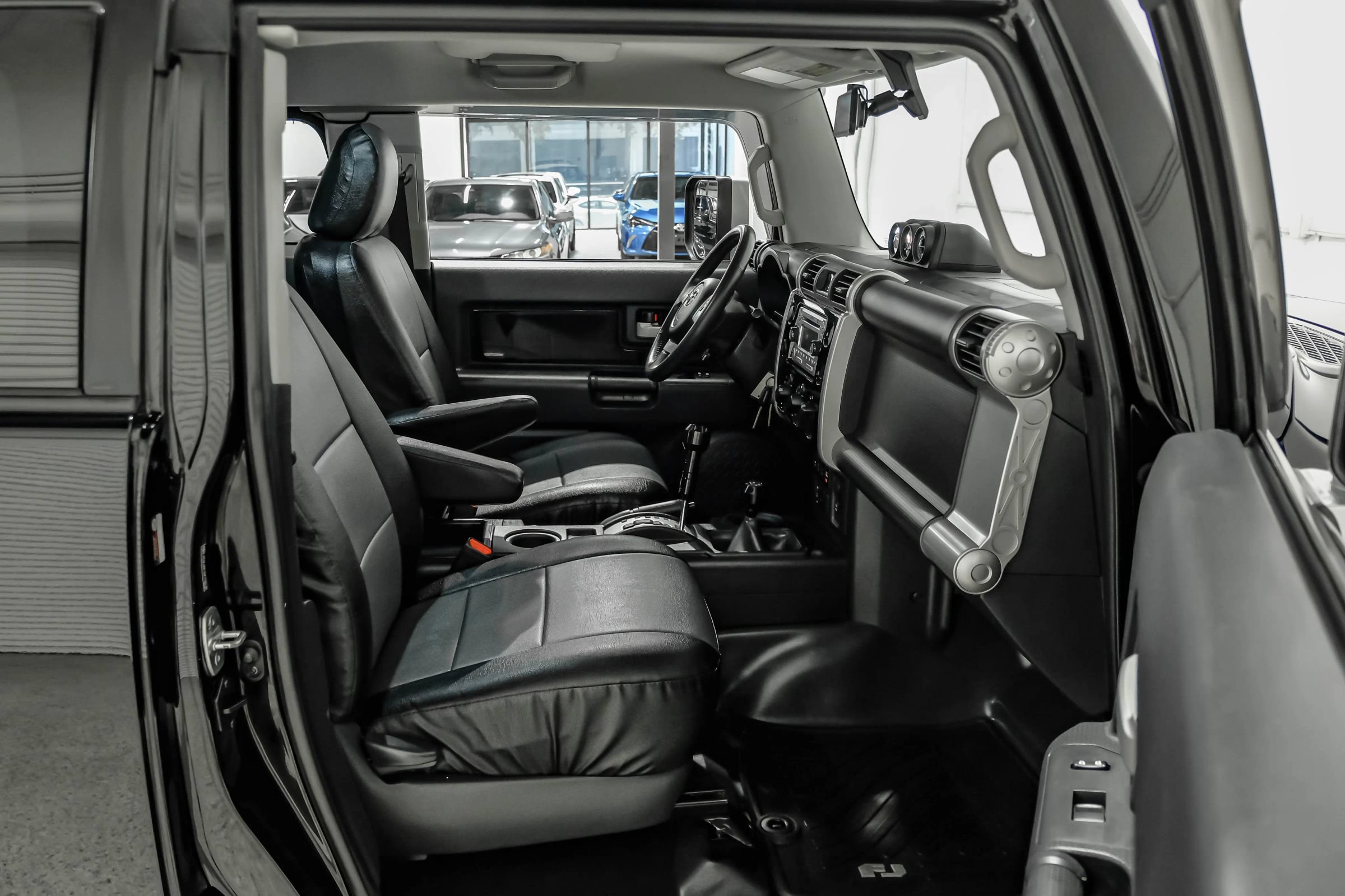 Used 2013 Toyota FJ Cruiser 4WD w/ Upgrade Pkg image 35