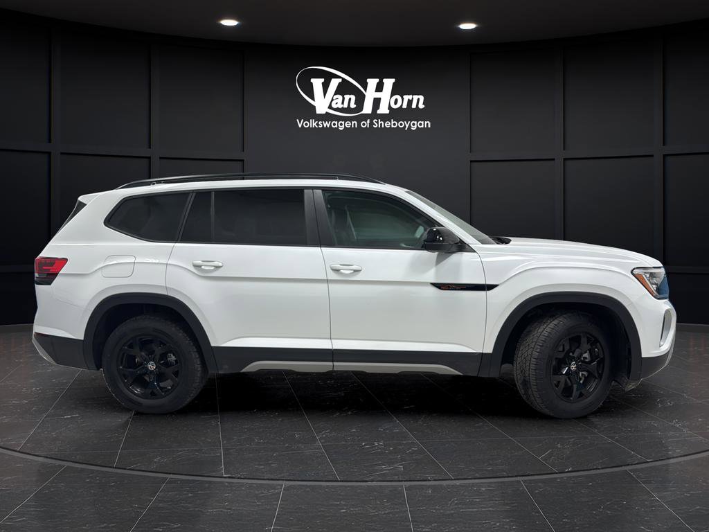Used 2024 Volkswagen Atlas Peak Edition SEL image 8