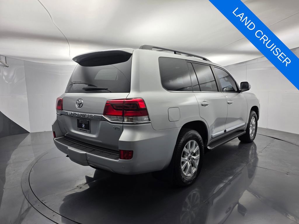 Used 2018 Toyota Land Cruiser image 4