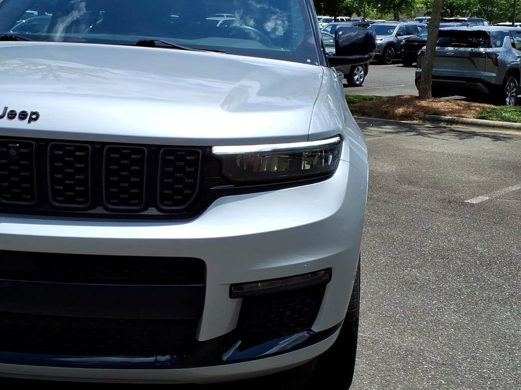 Used 2023 Jeep Grand Cherokee L Summit AWD/4WD image 28