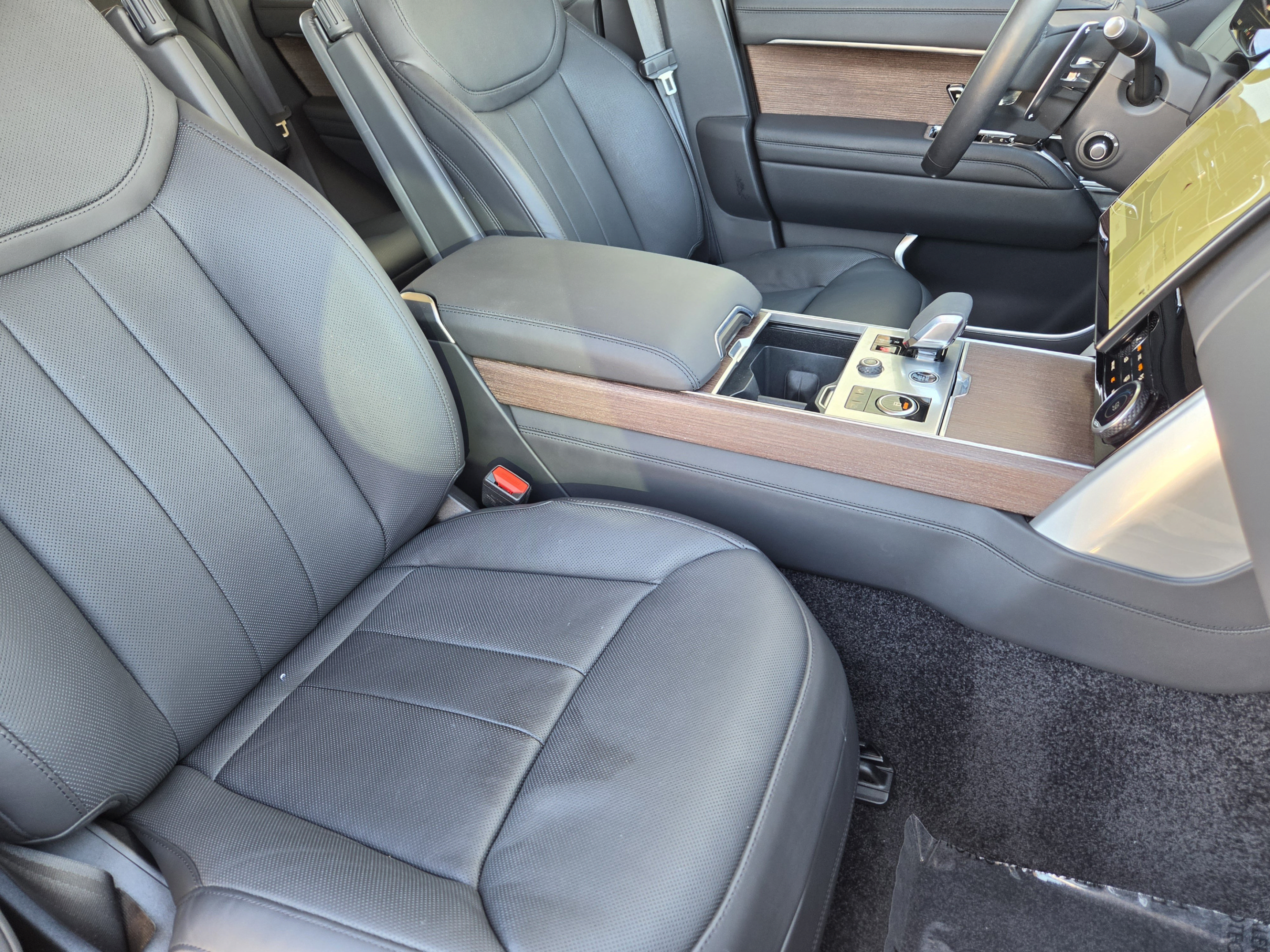 Certified 2023 Land Rover Range Rover SE AWD/4WD image 9