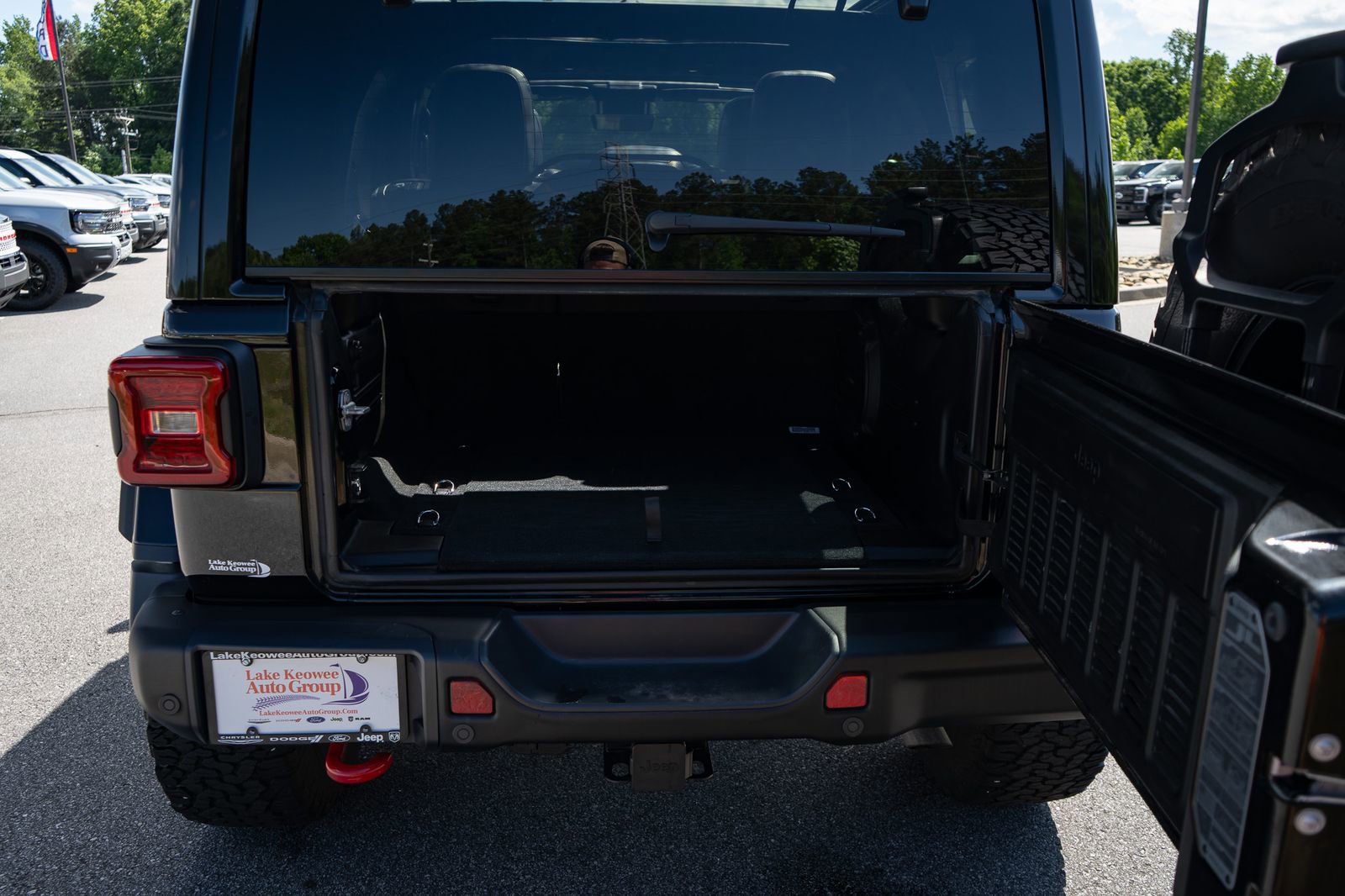 Used 2024 Jeep Wrangler Unlimited Rubicon AWD/4WD image 9