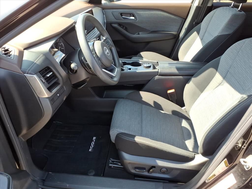 Used 2023 Nissan Rogue SV AWD/4WD image 11