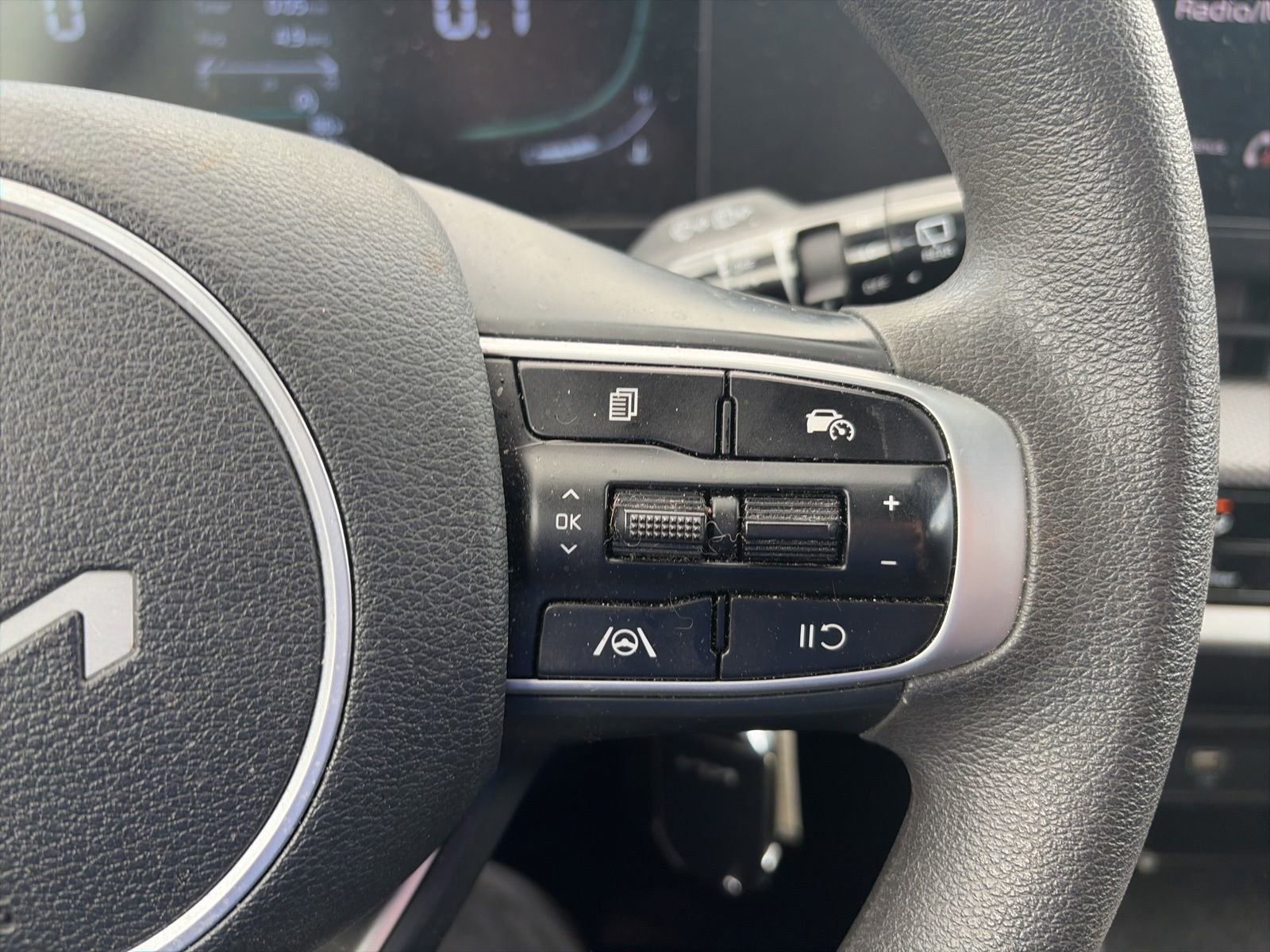 Used 2024 Kia Sportage LX AWD/4WD image 16