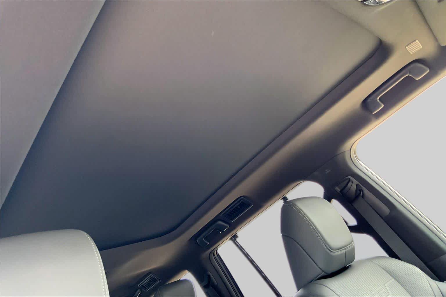Used 2024 Lexus GX 550 w/ Accessory Package (2T) AWD/4WD image 14
