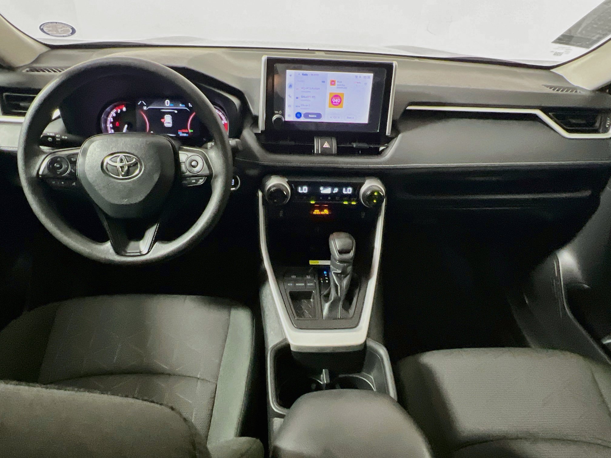 Used 2024 Toyota RAV4 XLE FWD image 29