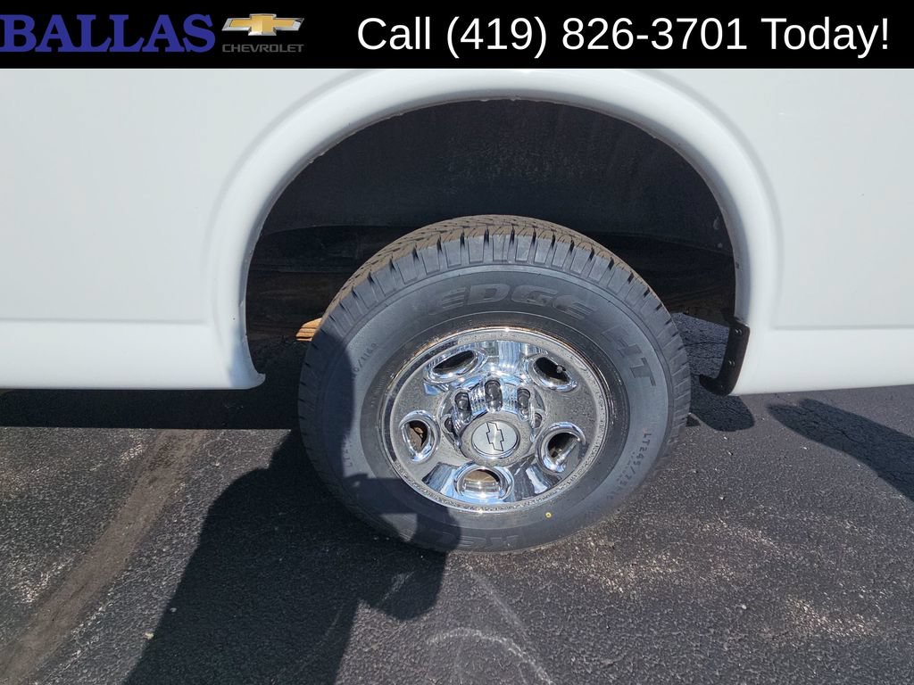 Used 2014 Chevrolet Express 2500 RWD image 33