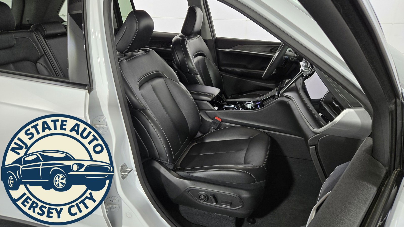 Used 2022 Jeep Grand Cherokee Limited 4xe image 35