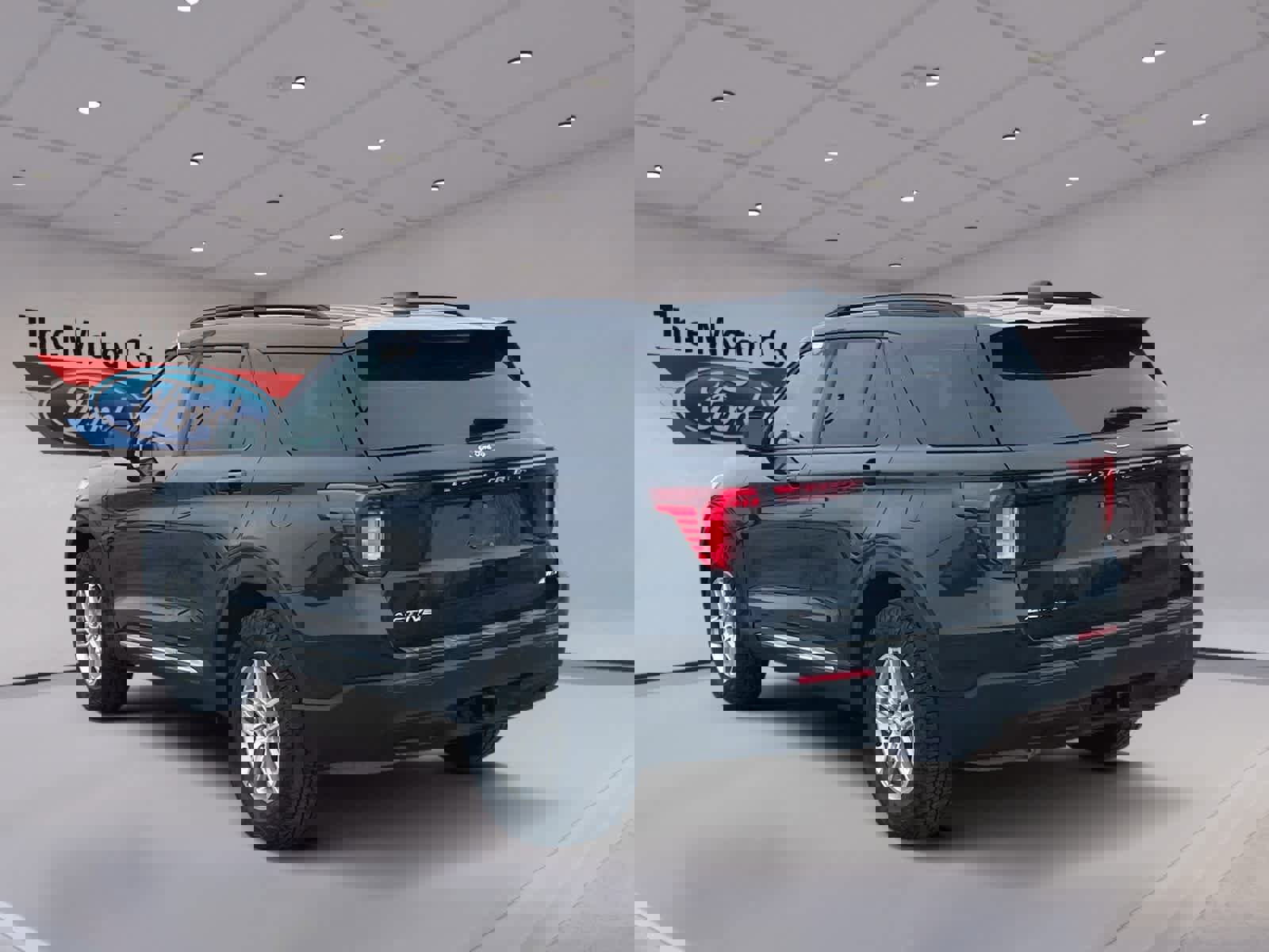 Certified 2025 Ford Explorer Active image 7