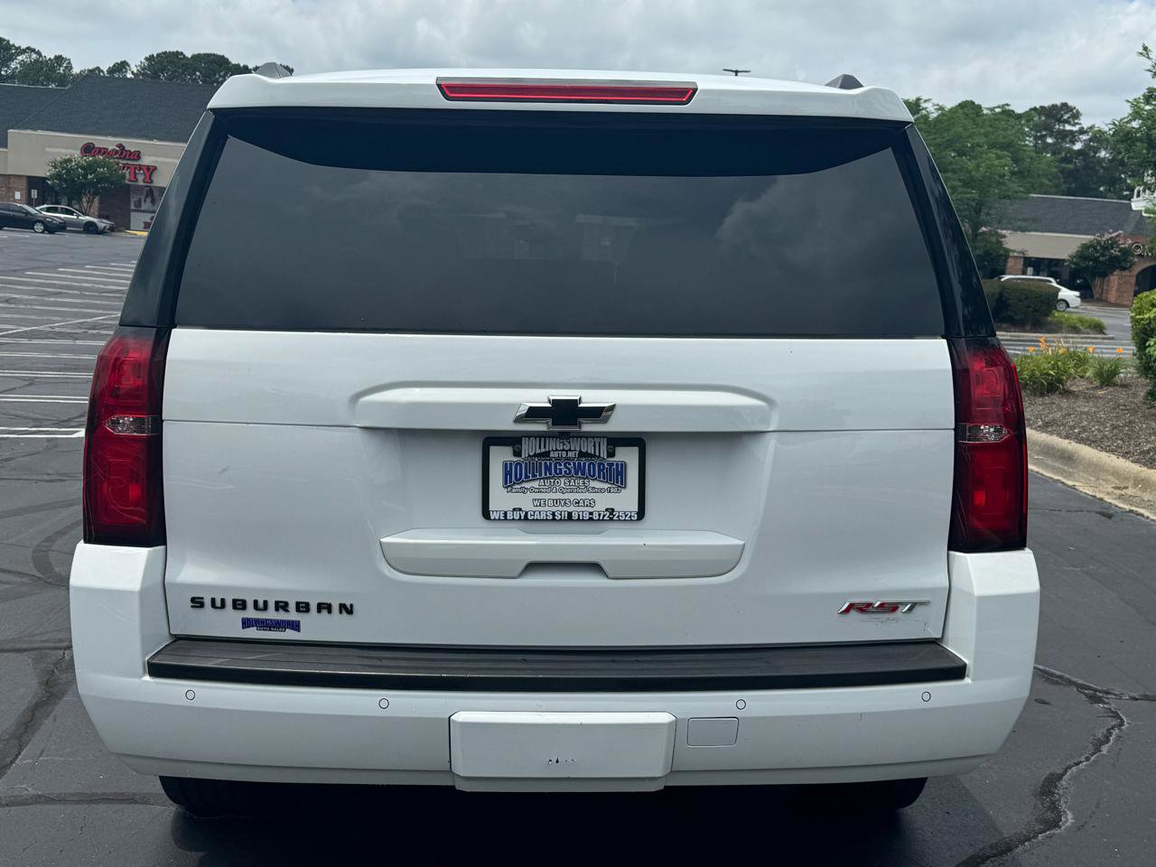 Used 2020 Chevrolet Suburban LT w/ RST Edition AWD/4WD image 4