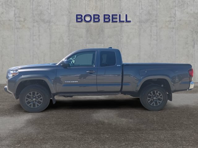 Used 2022 Toyota Tacoma SR5 w/ SR5 Appearance Package (SM) AWD/4WD image 2