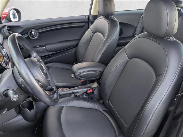 Used 2018 MINI Cooper 2-Door Hardtop image 15