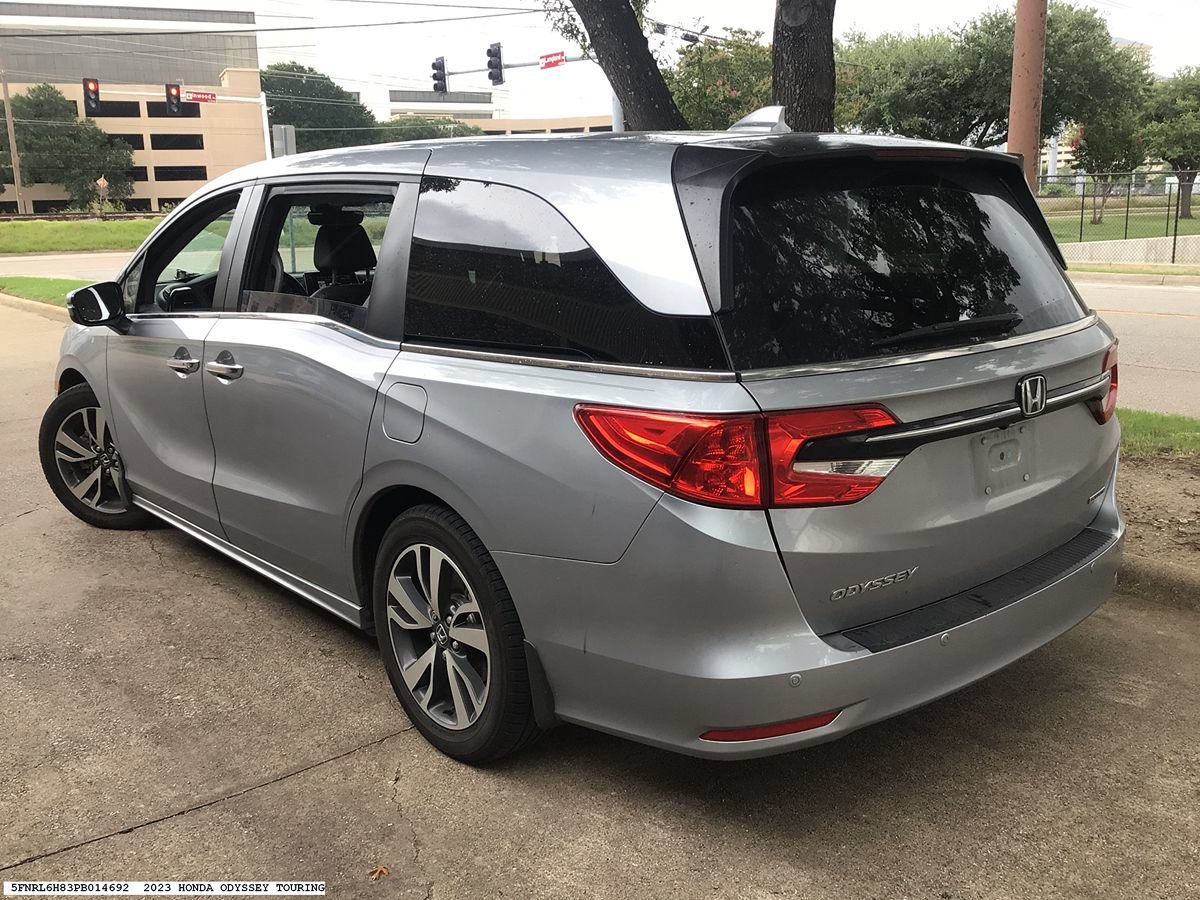 Used 2023 Honda Odyssey Touring image 6