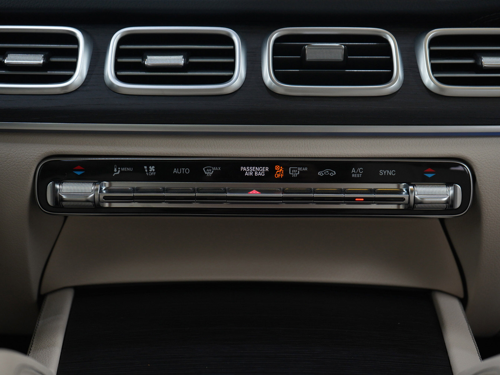 Used 2025 Mercedes-Benz GLS 450 GLS 450 image 21