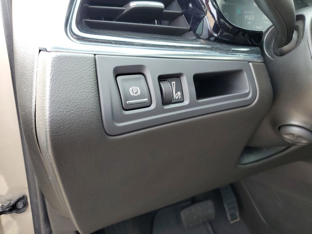 Used 2022 Cadillac XT5 Premium Luxury AWD/4WD image 9