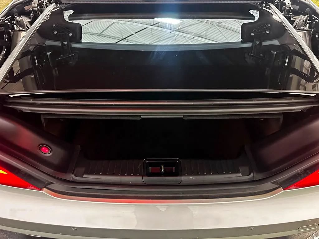 Used 2014 Mercedes-Benz SL 550 image 18