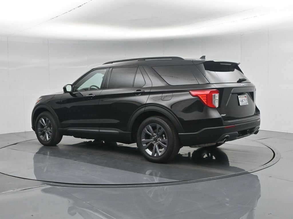Used 2023 Ford Explorer XLT w/ Equipment Group 202A image 7