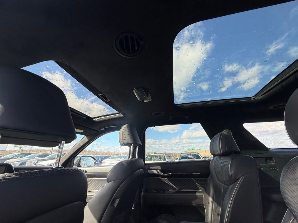 Used 2024 Hyundai Palisade Calligraphy image 5