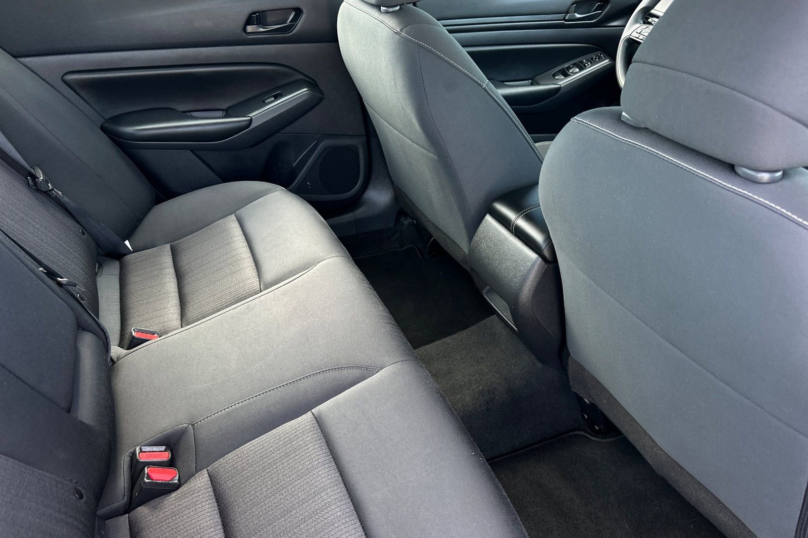 Used 2025 Nissan Altima 2.5 S FWD image 13