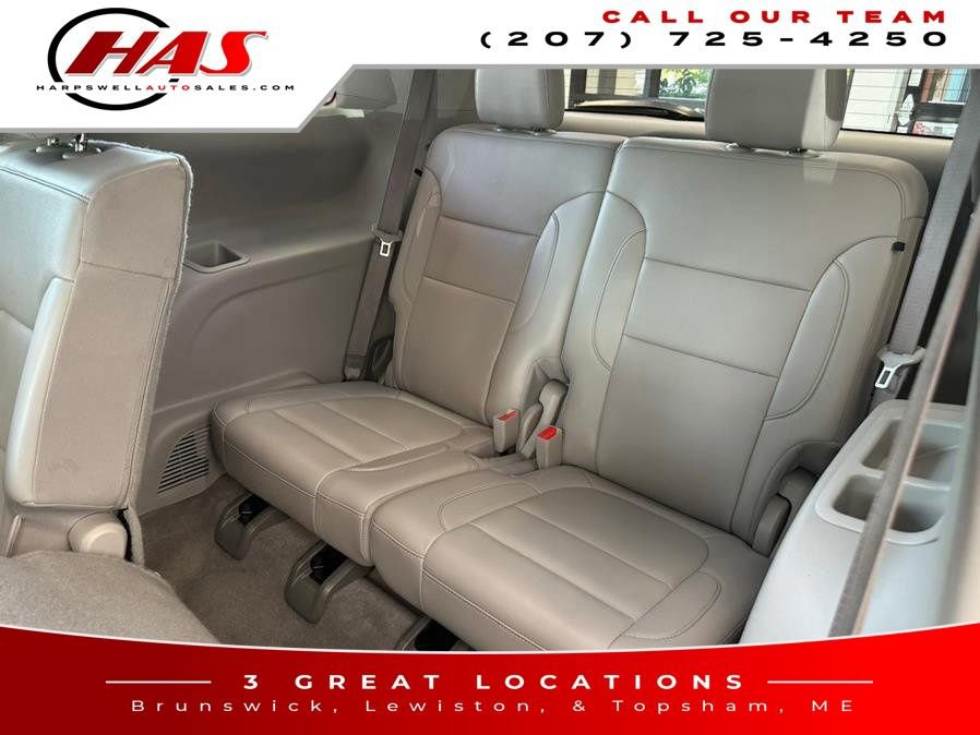 Used 2021 GMC Acadia SLT image 11