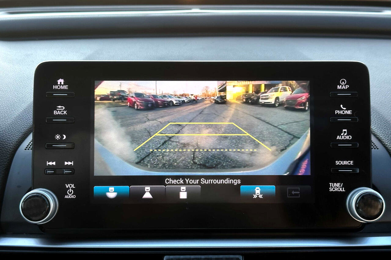 Used 2018 Honda Accord Touring image 18