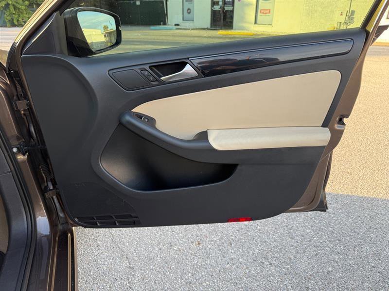 Used 2015 Volkswagen Jetta TDI SEL image 22
