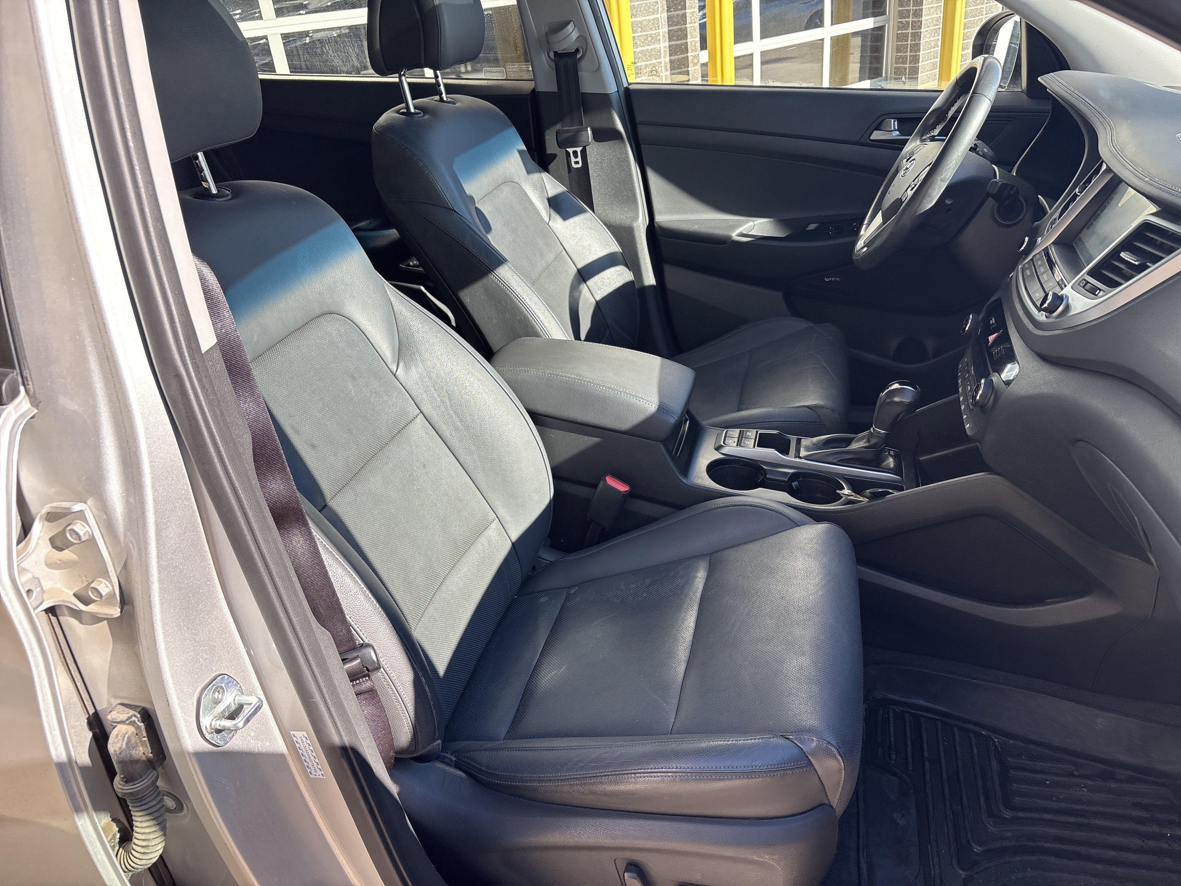 Used 2017 Hyundai Tucson Limited w/ Limited Ultimate Package 03 image 33