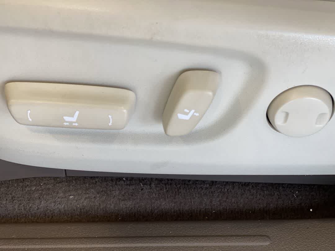 Used 2016 Lexus GX 460 w/ Premium Package AWD/4WD image 14