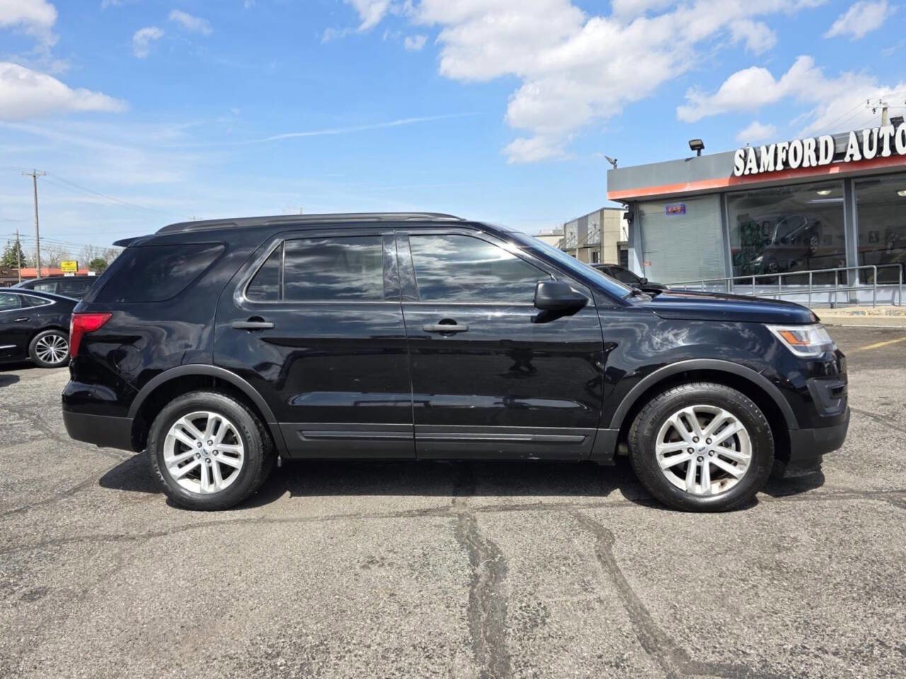 Used 2017 Ford Explorer FWD image 9