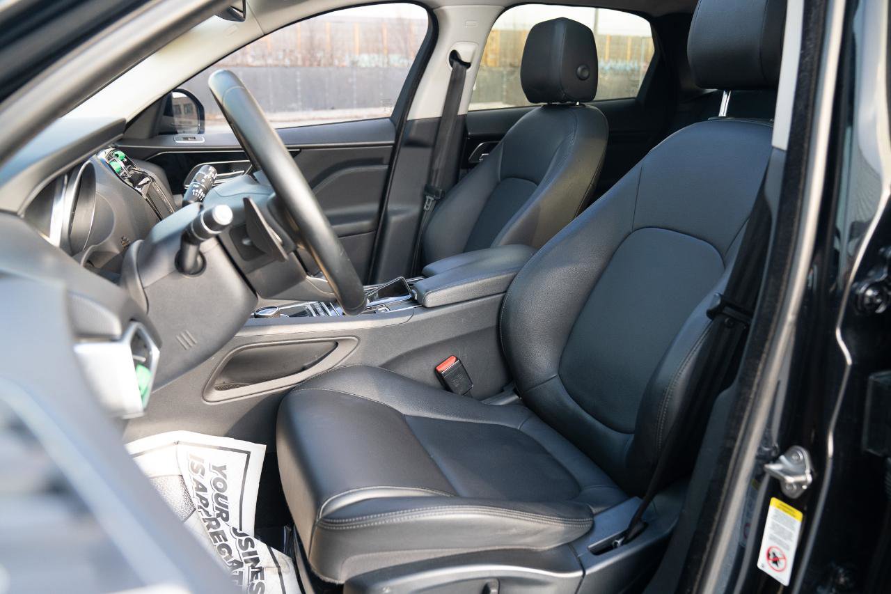 Used 2017 Jaguar F-PACE Premium image 23