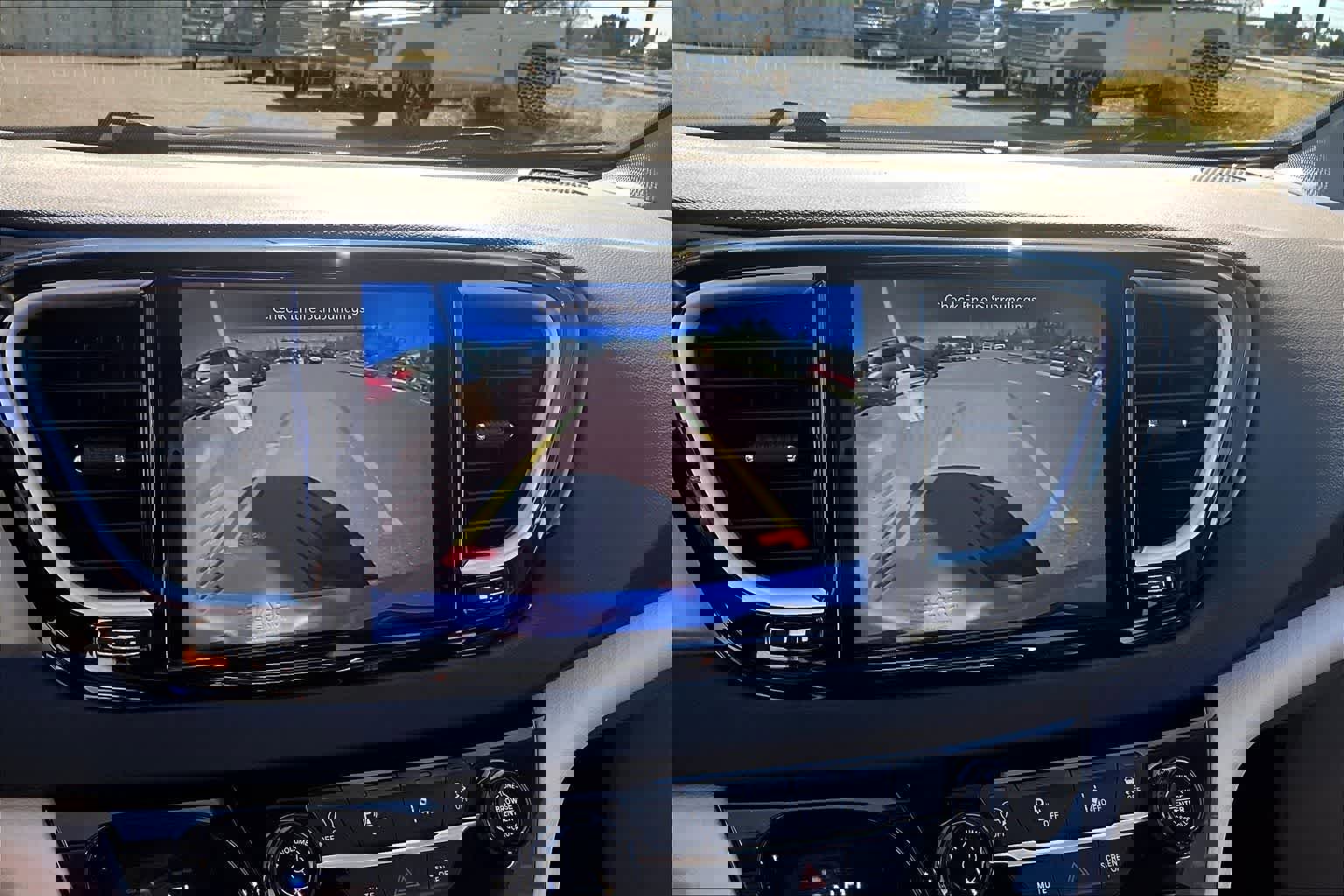 Used 2024 Chrysler Pacifica Touring-L image 27