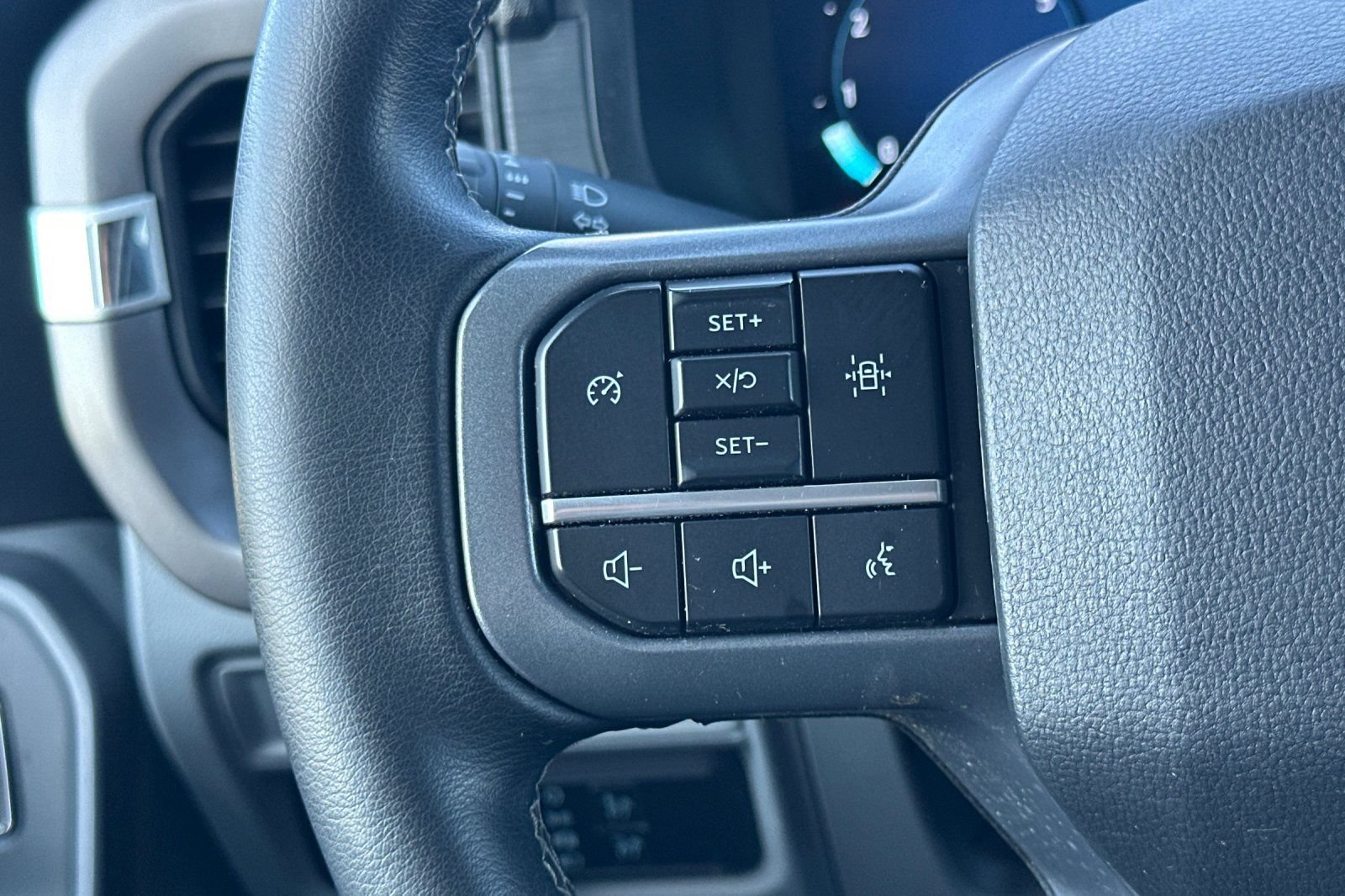 Used 2025 Ford F150 XLT w/ Equipment Group 301A Standard RWD image 33