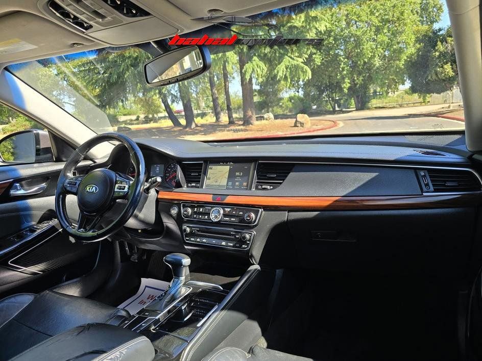 Used 2017 Kia Cadenza Premium w/ Luxury Package image 19
