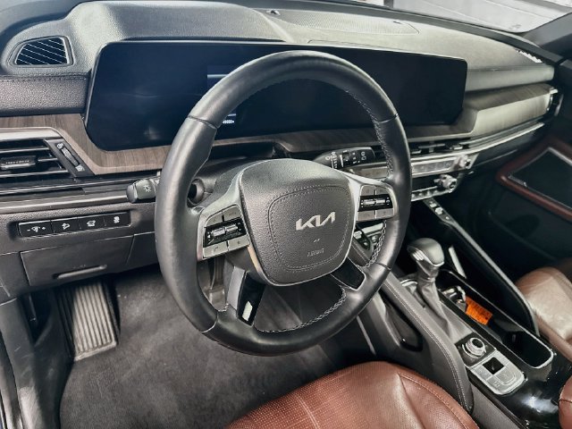 Certified 2024 Kia Telluride EX w/ EX Captain's Chair Package AWD/4WD image 9