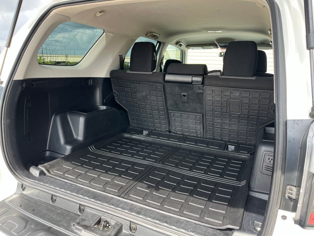 Used 2021 Toyota 4Runner SR5 AWD/4WD image 9