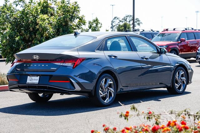 New 2026 Hyundai Elantra Limited FWD image 5
