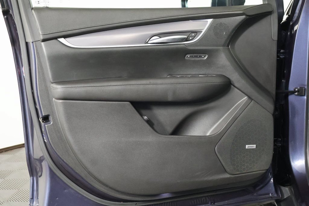 Used 2018 Cadillac XT5 Luxury w/ Driver Awareness Package FWD image 13