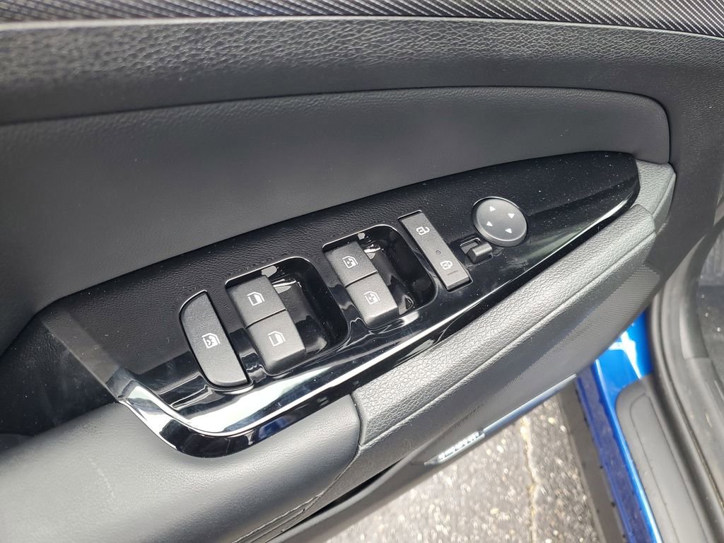 Used 2023 Kia Sportage SX image 9