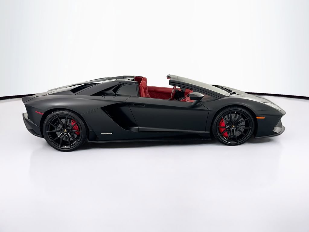 Used 2018 Lamborghini Aventador S image 4