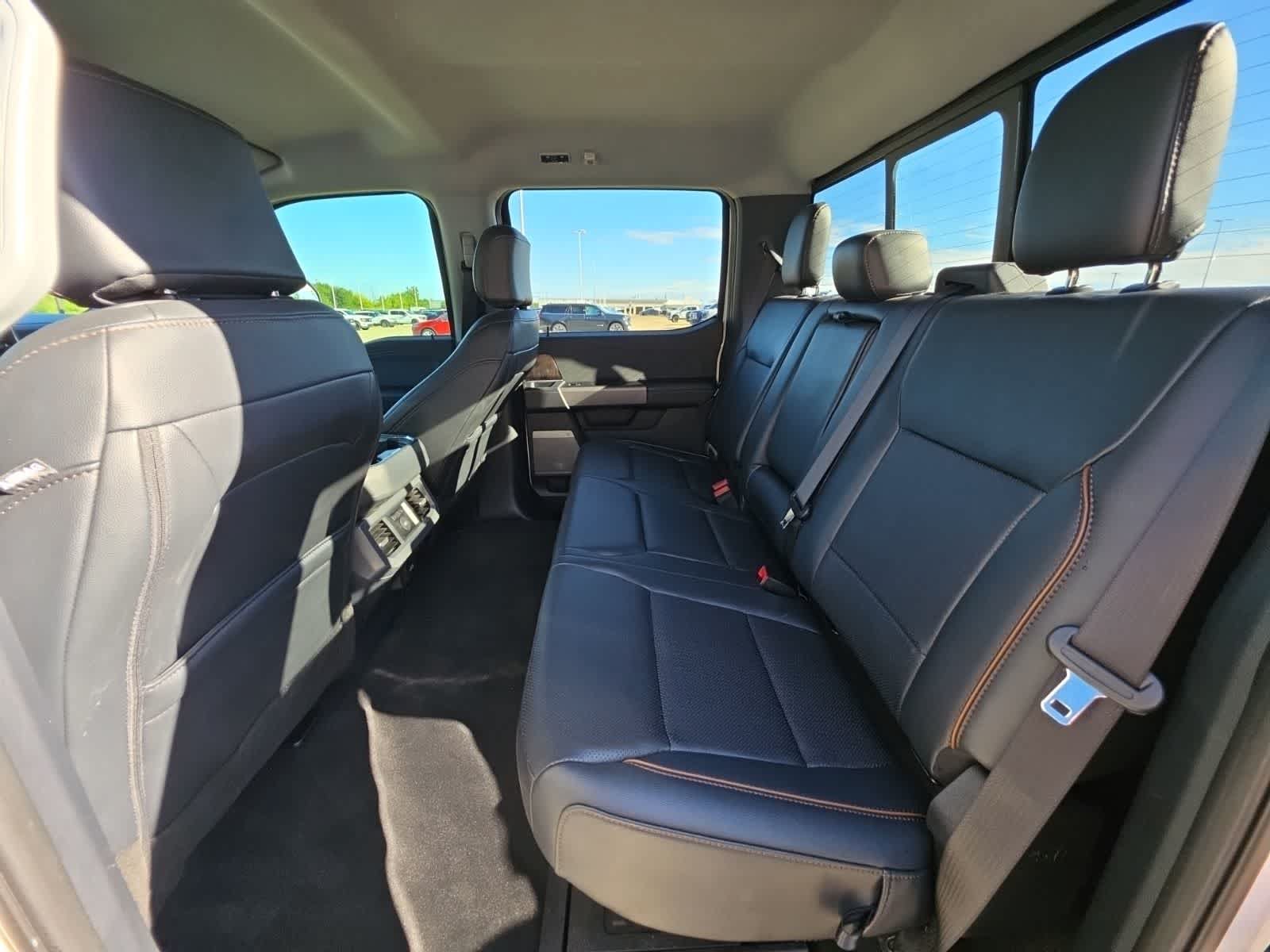 Used 2025 Ford F250 Lariat w/ Black Appearance Package AWD/4WD image 39