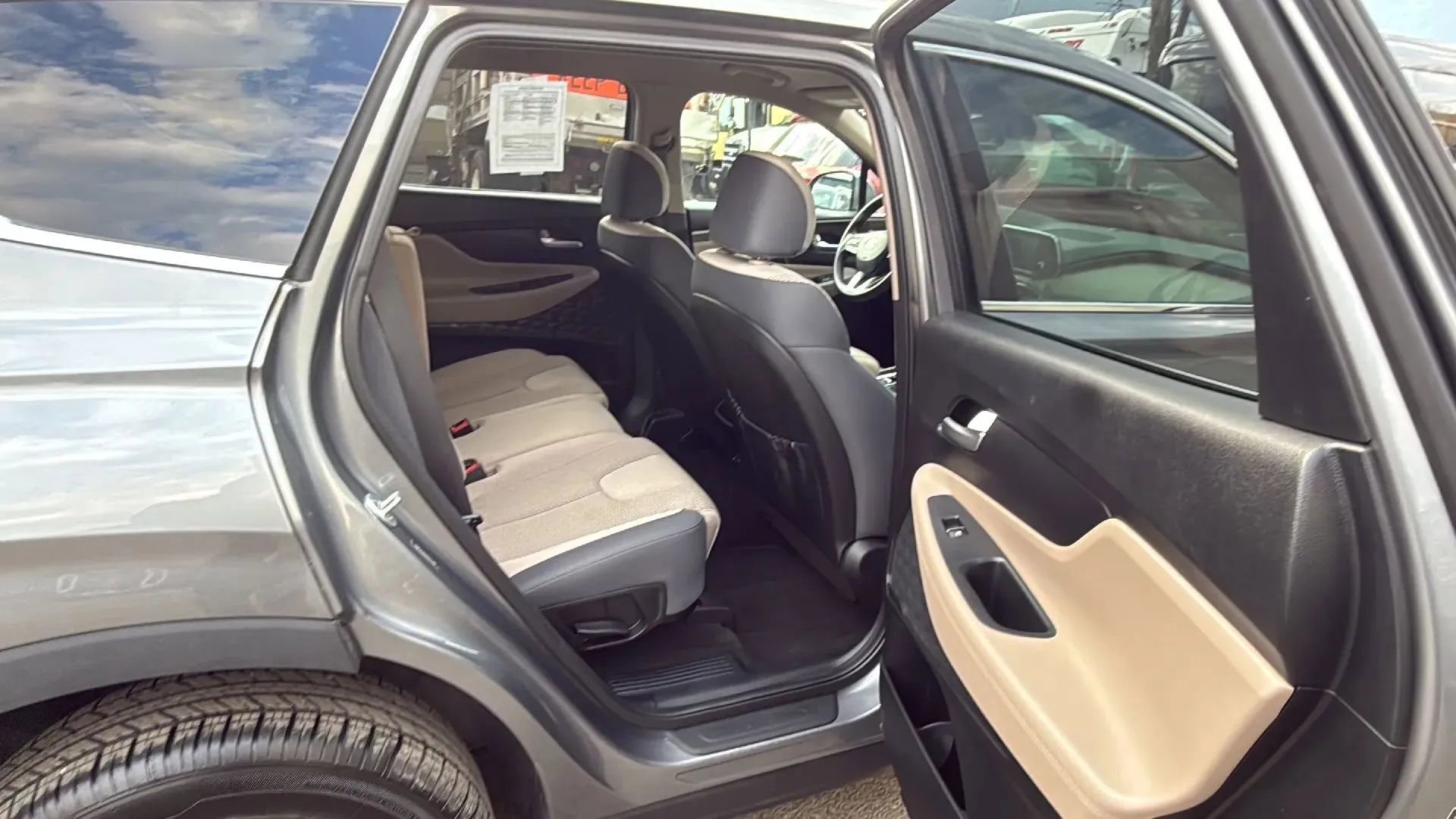 Used 2019 Hyundai Santa Fe SEL AWD/4WD image 25