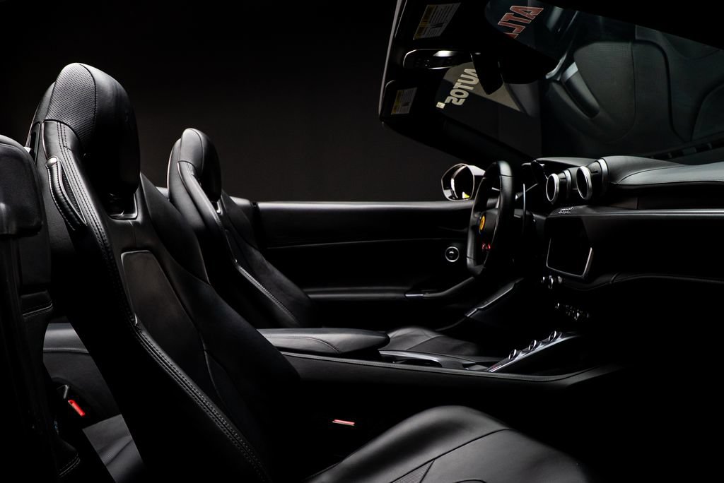 Used 2019 Ferrari Portofino RWD image 29