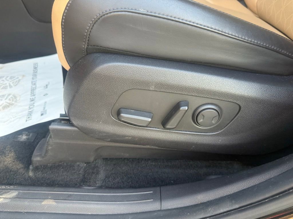 Used 2024 Kia Carnival LX FWD image 12